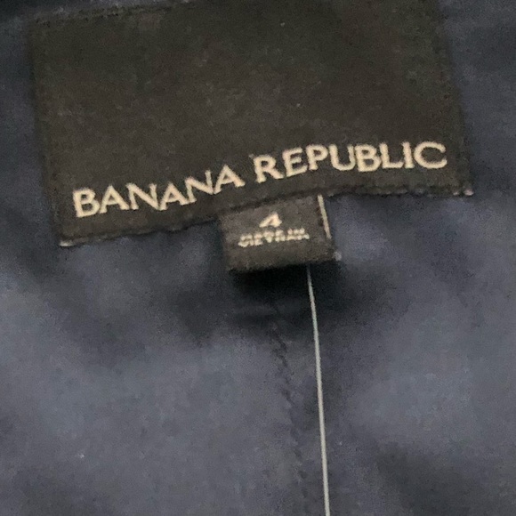 Banana republic navy pinstripe vest, NWOT - Picture 2 of 3